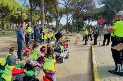 Aydın Nazilli'de minik trafik dedektifleri iş başında