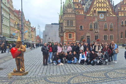 Bursa Nilüferli kız çocukları Polonya’da farklı kültürlerle buluştu