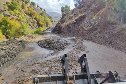 Batman Sason’da heyelandan kapanan yollar ulaşıma açılıyor